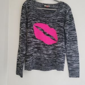 LEI 💋 black and pink lip sweater XL